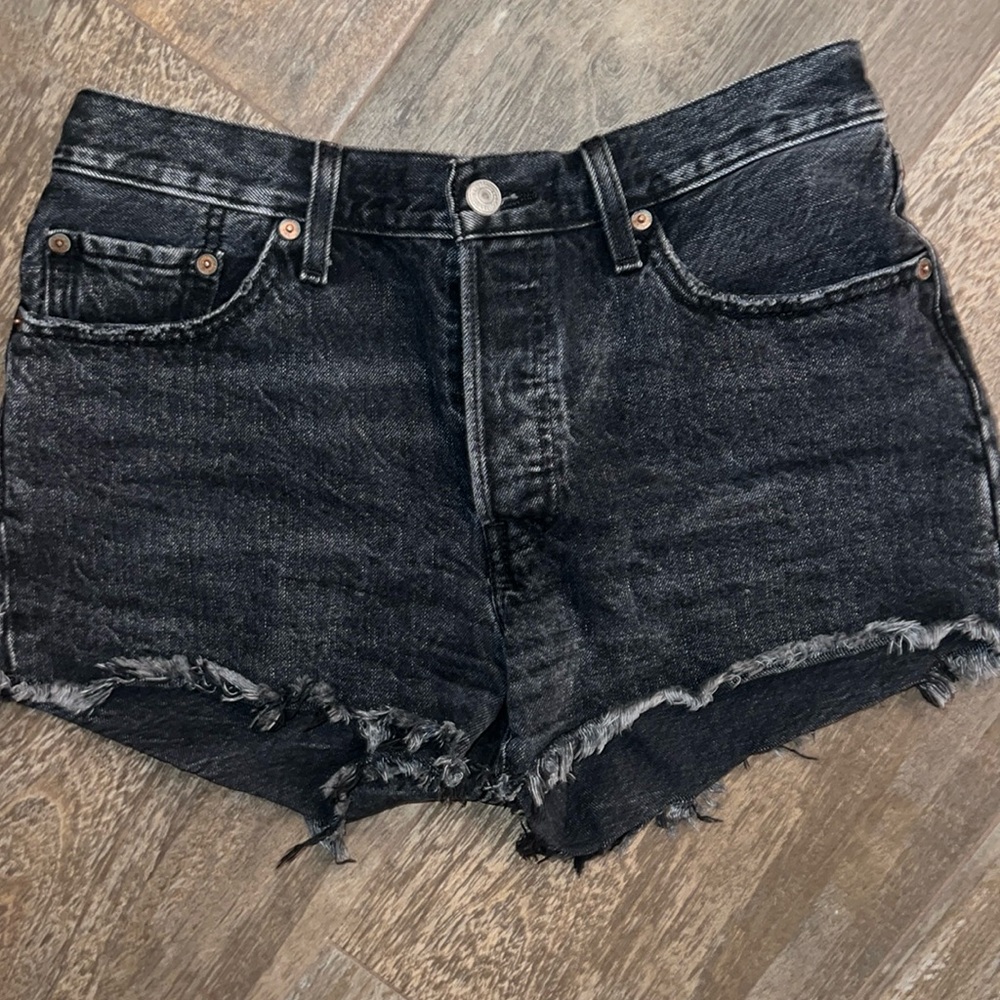 Levi’s 501 Black Jean Shorts size 28